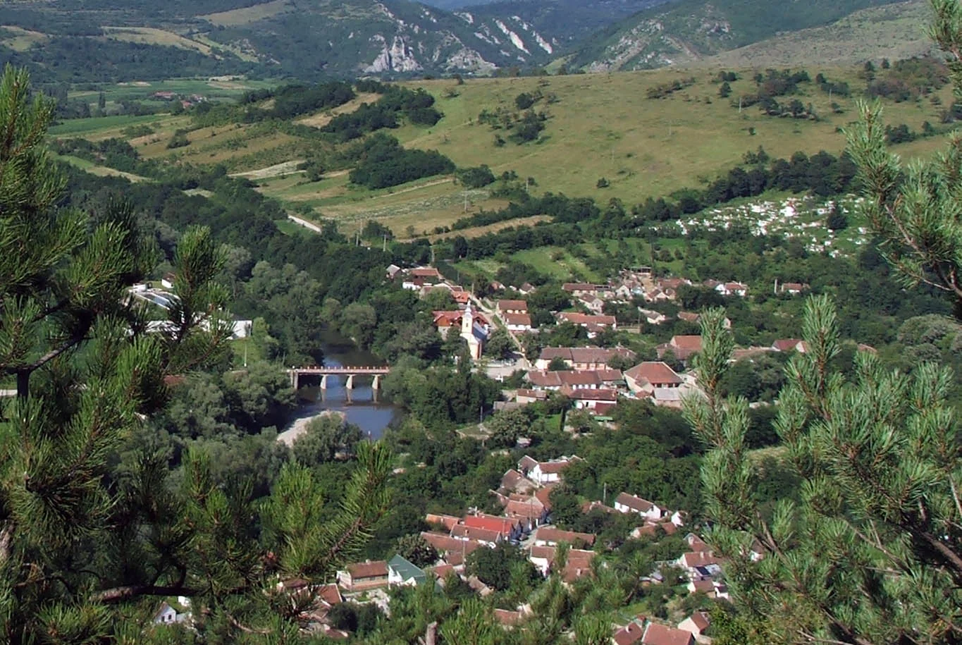 Sate și povești locale